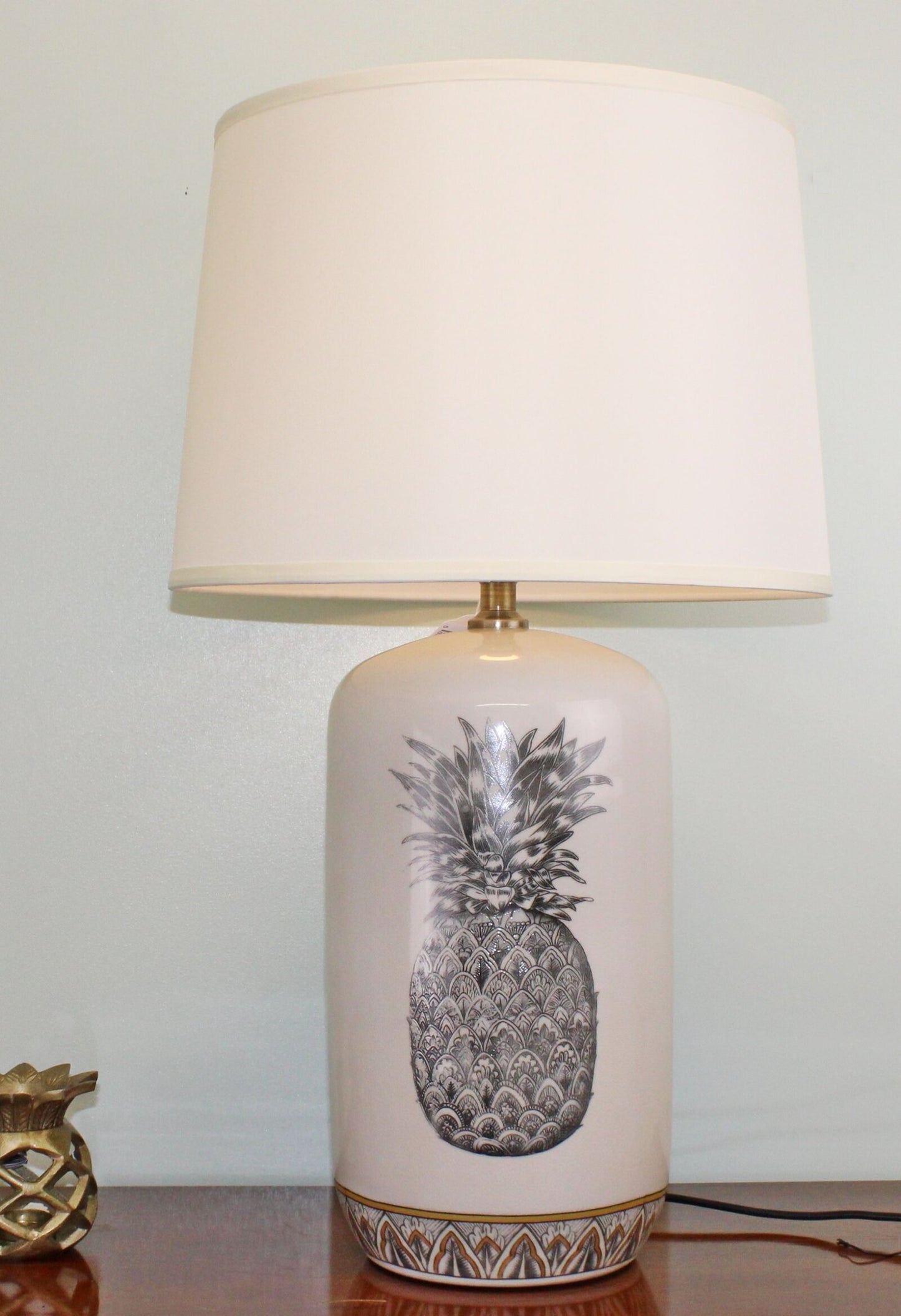 Black & White Ceramic Lamp with Pineapple Design 69cm