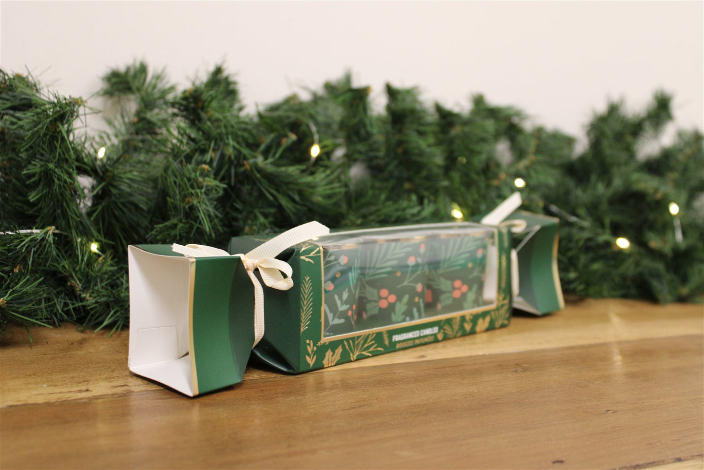 Cracker Gift-box with Mistletoe & Fir Candle-pots